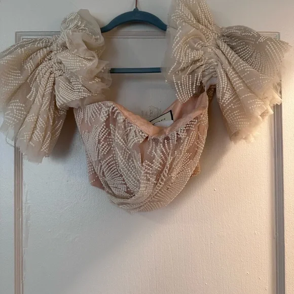 Cream & White puffy sleeve crop top - Picture 2 of 3